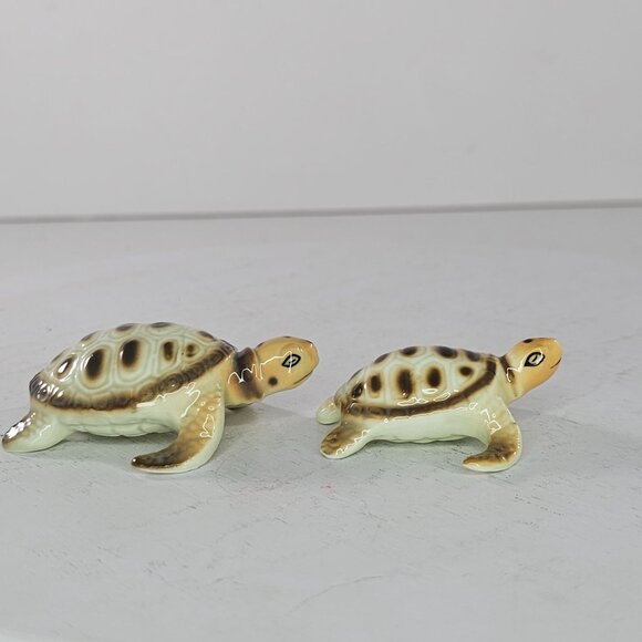 Vintage Bone China Taiwan Sea Turtle Miniature Figurine Mom Baby - Picture 5 of 10